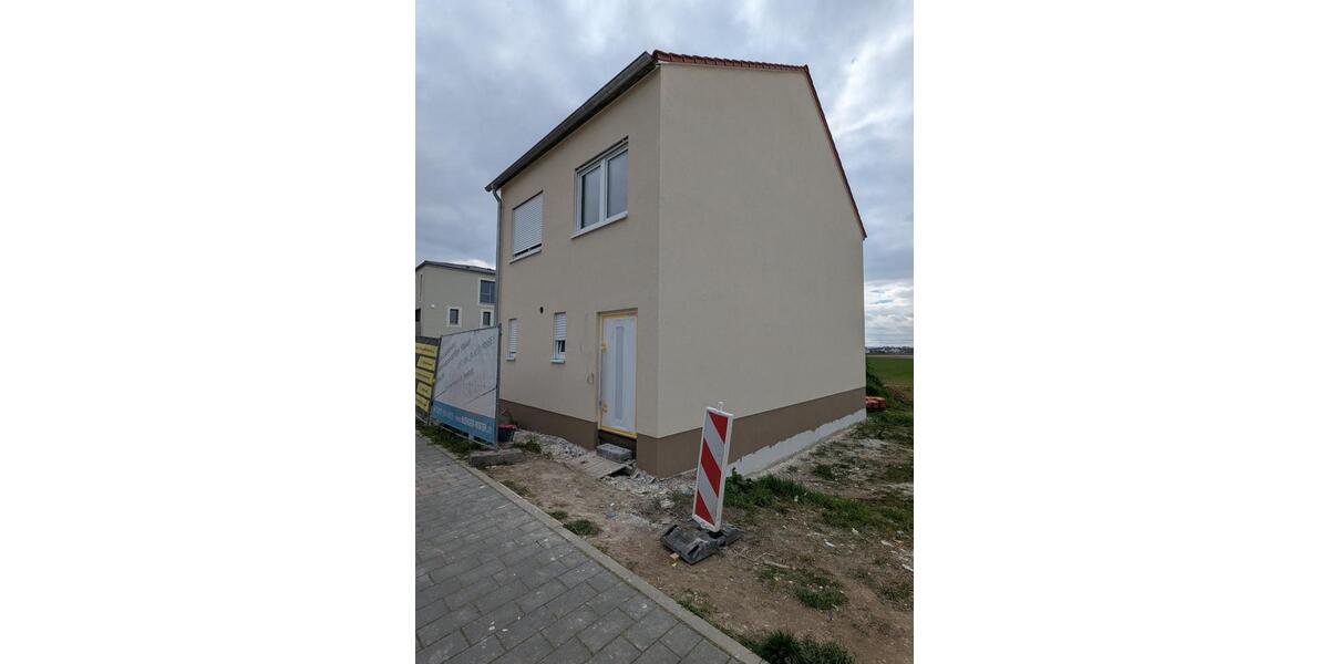 Doppelhaushälfte Neulußheim - 4 Zimmer, 110 m&sup2;, 1.840&euro; | Angebot:26653112