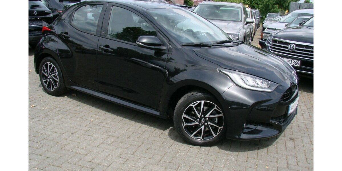 Toyota Yaris 1.5 Hybrid Team Deutschland LED ACC Kamera 19.989 km 19.980 &euro; Falkensee 14612