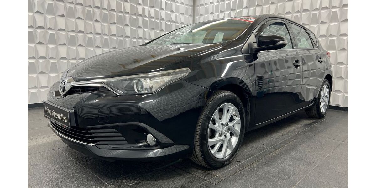 Toyota Auris 69.999 km 10.850 &euro; Werdau OT Steinpleis 08412