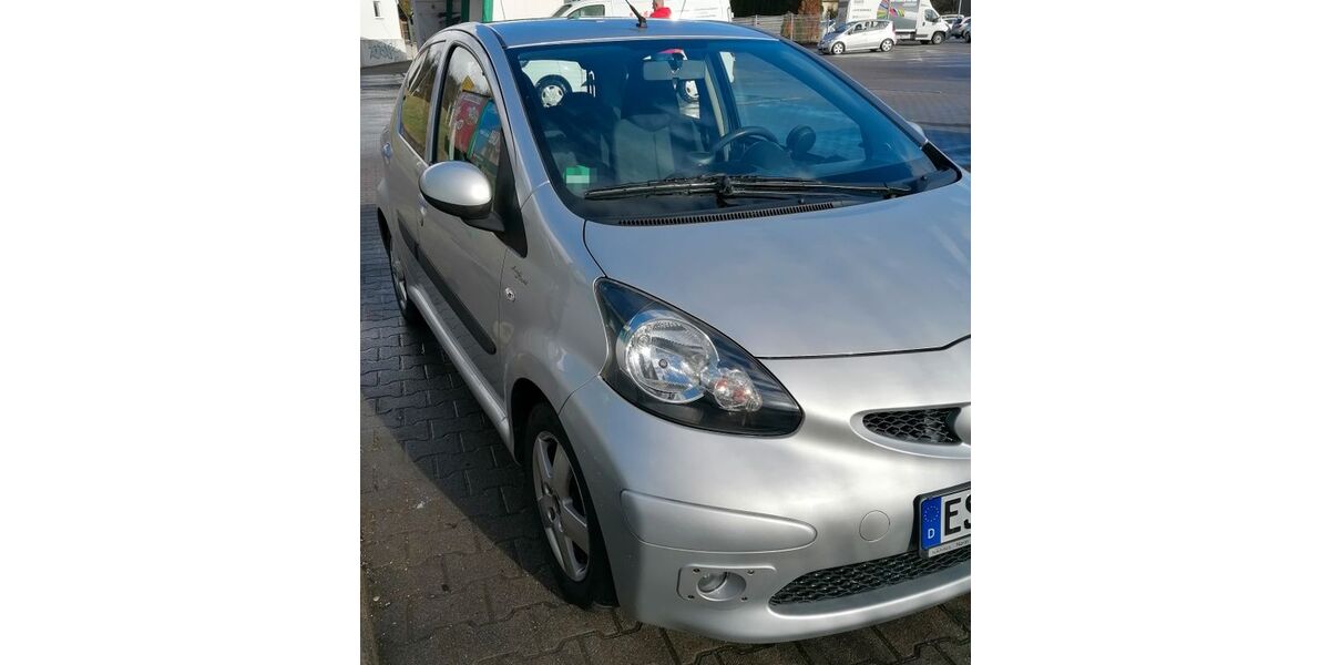 Toyota Aygo (X) 115.000 km 2.200 &euro; Kirchheim unter Teck 73230
