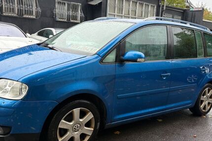 VW Touran 450.000 km 1.499 € Frankfurt am Main 60431