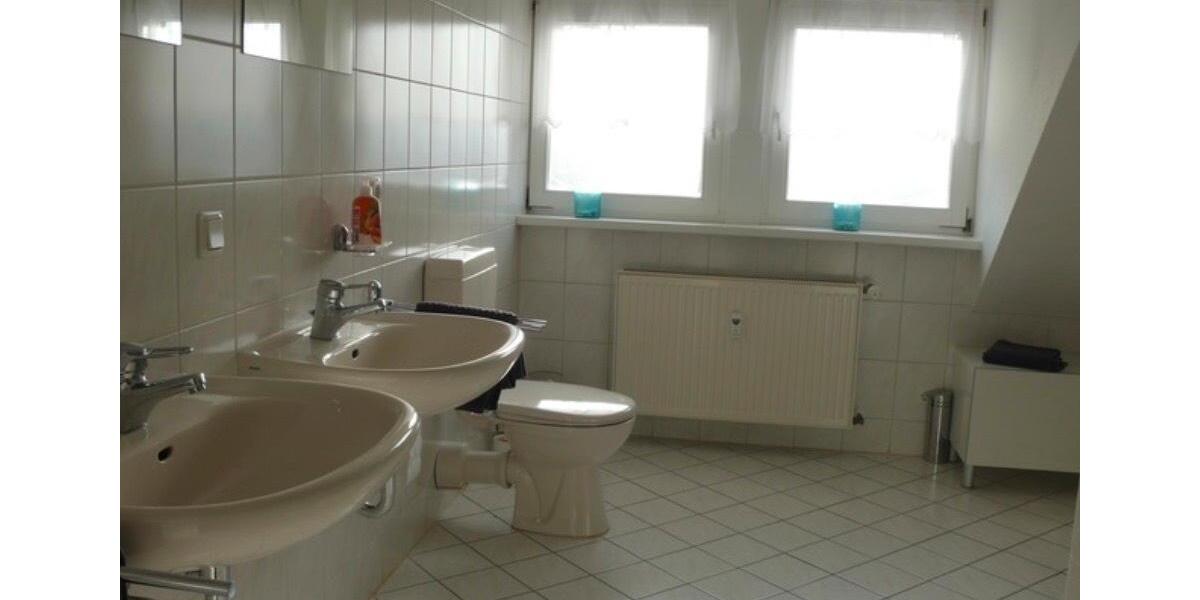 Ab 01.04.2026 Schöne 3-Zimmer Dachgeschosswohnung in Lich 3 zimmer