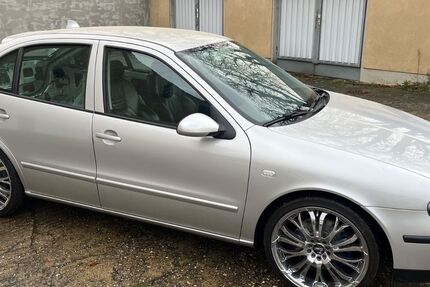 Seat Leon 114.000 km 5.000 &euro; Pegau 04523