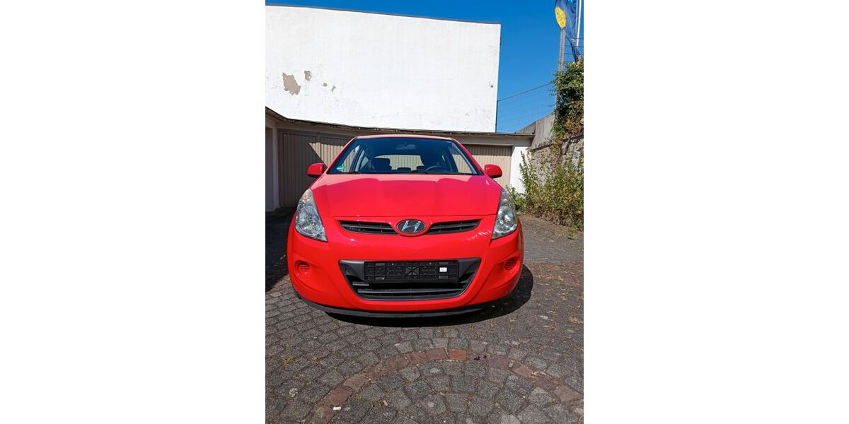 Hyundai i20 140.700 km 3.299 &euro; Wuppertal 42115