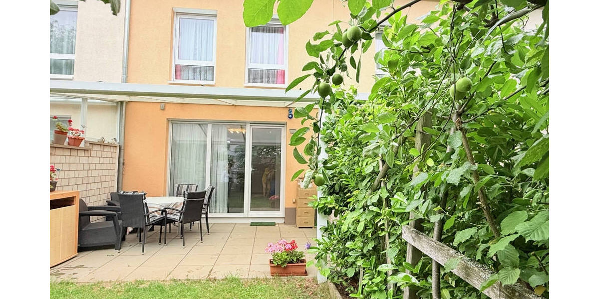 Alles fußläufig. RMH ohne Renovierungsbedarf. Stadtzentral & familienfreundlich 5 zimmer