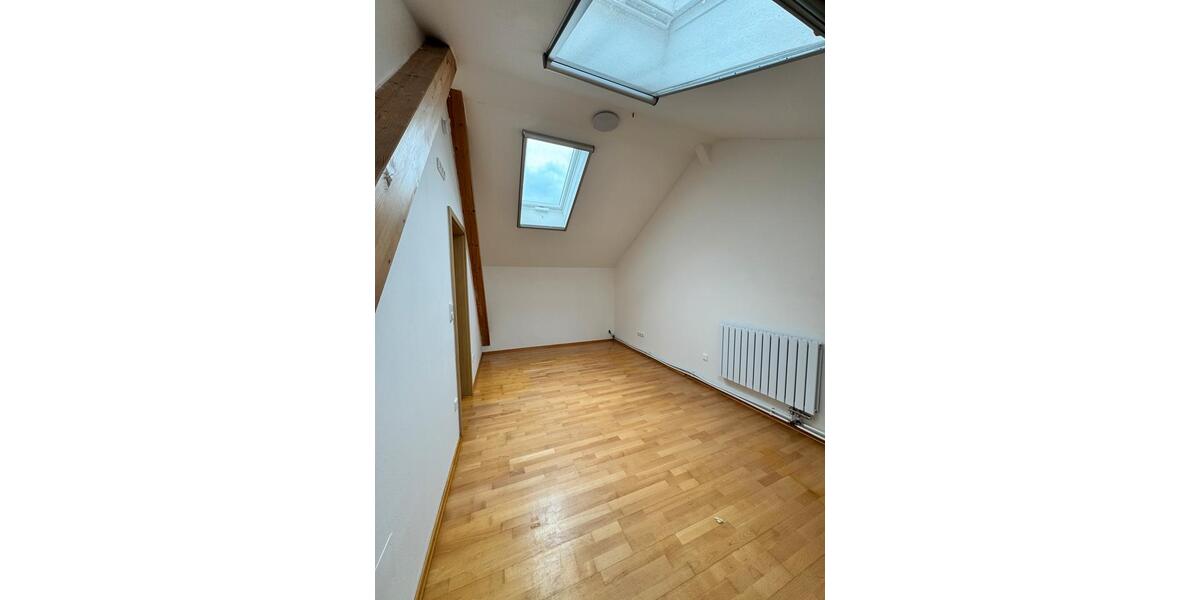 Dachgeschoßwohnung Erding - 4 Zimmer, 142 m&sup2;, 1.400&euro; | Angebot:26026745