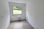 NEUES Wohngefühl - frisch modernisierte 3 Zimmer + Süd-Balkon in grüner Lage, neuer Boden, neues Bad