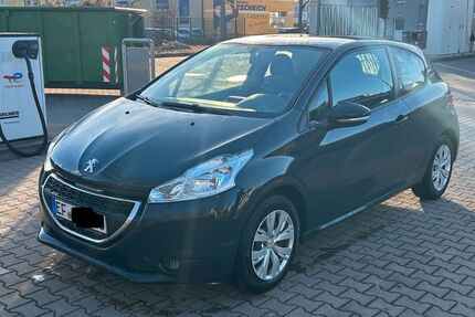 Peugeot 208 59.500 km 4.899 &euro; Erfurt 99089