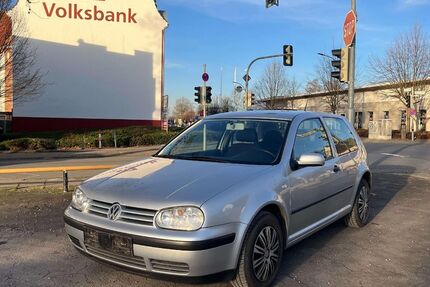 VW Golf 199.000 km 1.290 &euro; Herford 32049