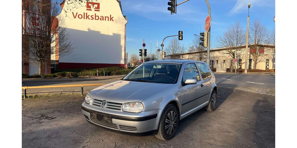 VW Golf 199.000 km 1.290 &euro; Herford 32049