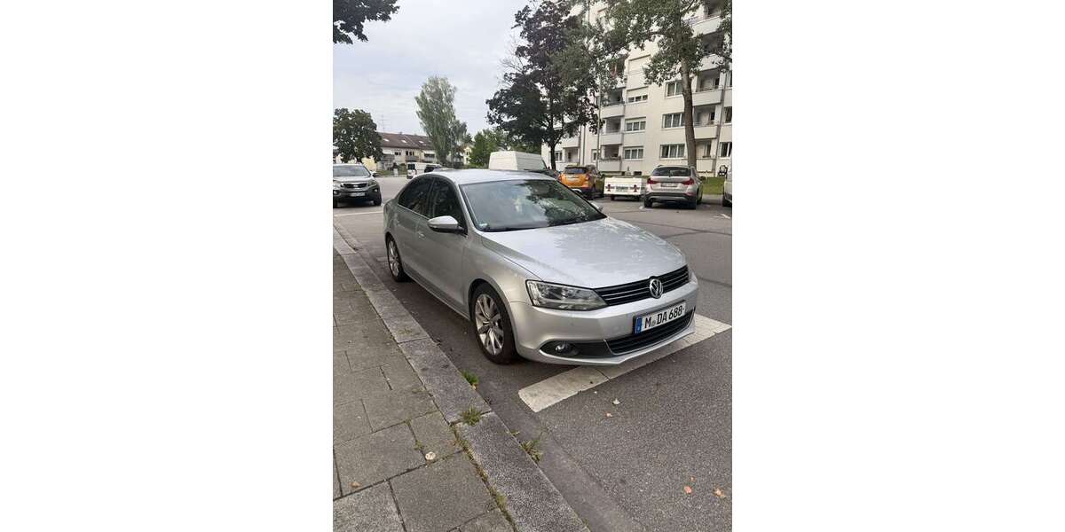 VW Jetta 158.000 km 8.200 € Munchen 80689