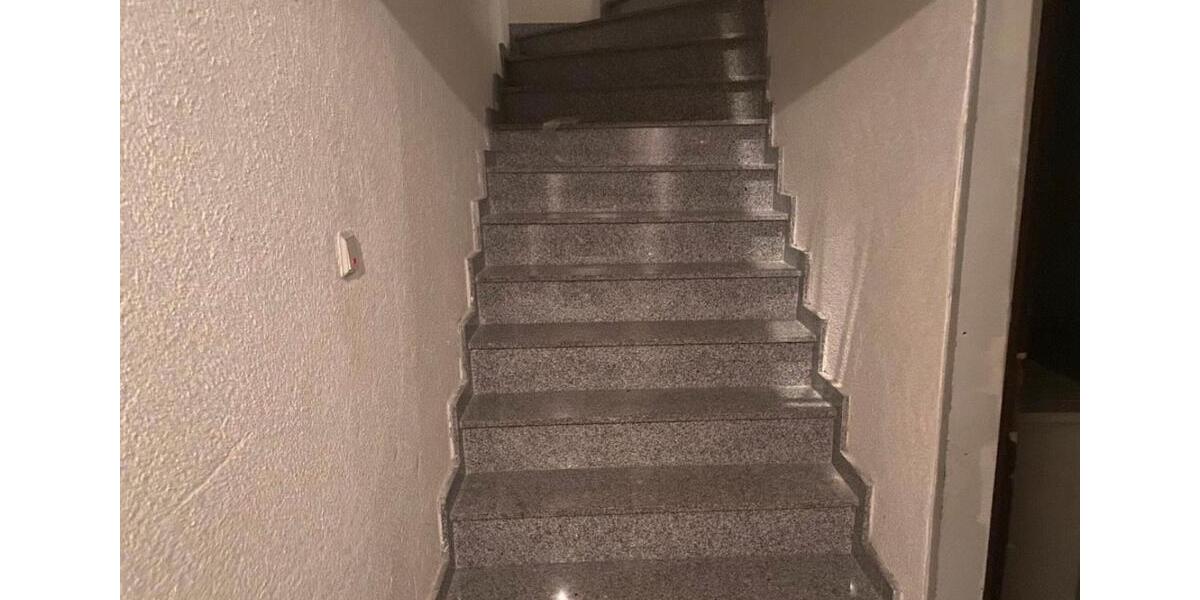 Wohnung 4ZKB + Balkon, 1. OG zu vermieten 5 zimmer