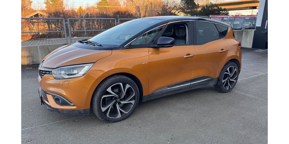 Renault Scenic 89.000 km 16.999 &euro; München 81825