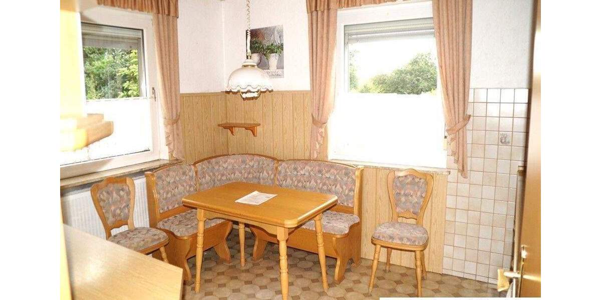 Gepflegtes Zweifamilienhaus mit großem Wintergarten in idyllischer Lage von Bad Münder-Böbber 6 zimmer