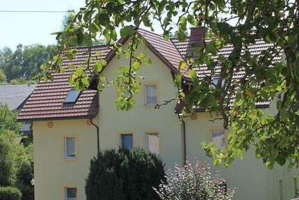 Großes EFH (oder Mehrfamilienhaus) in einem Ortsteil von Dipps!