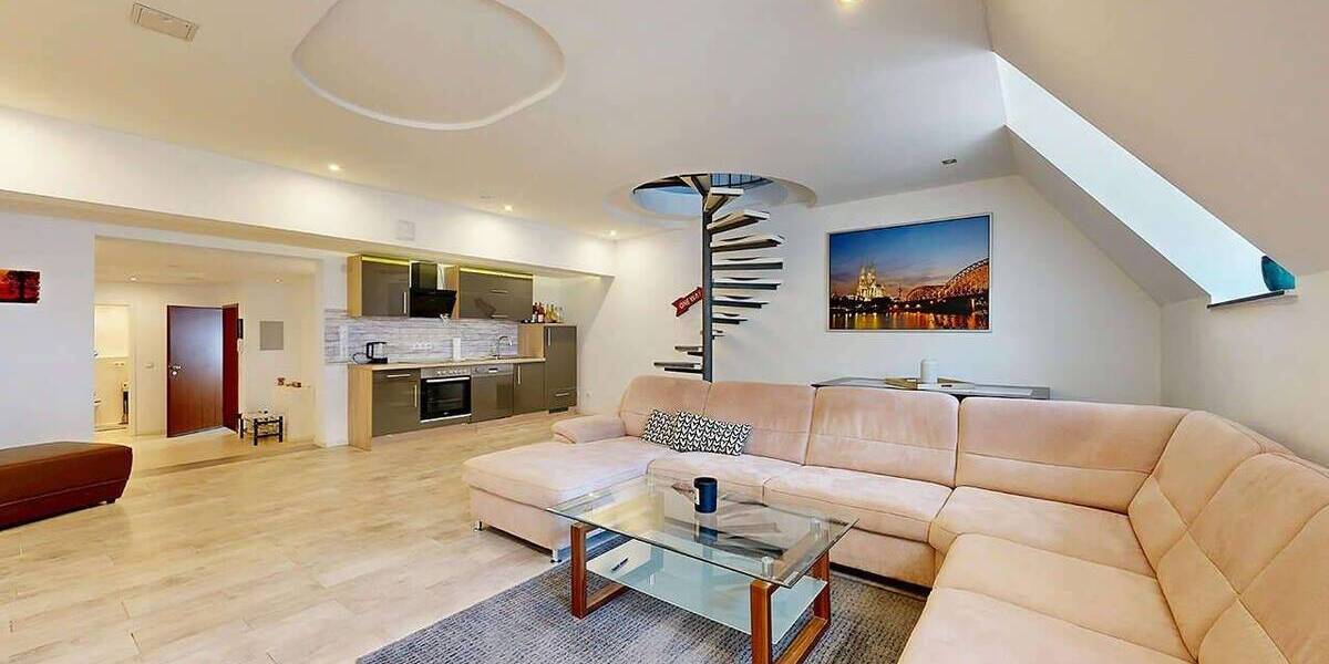 PHI AACHEN - Wohnen mit Stil: Lichtdurchflutete Maisonette mit Innenhof in ruhiger Lage von Stolberg! 3 zimmer