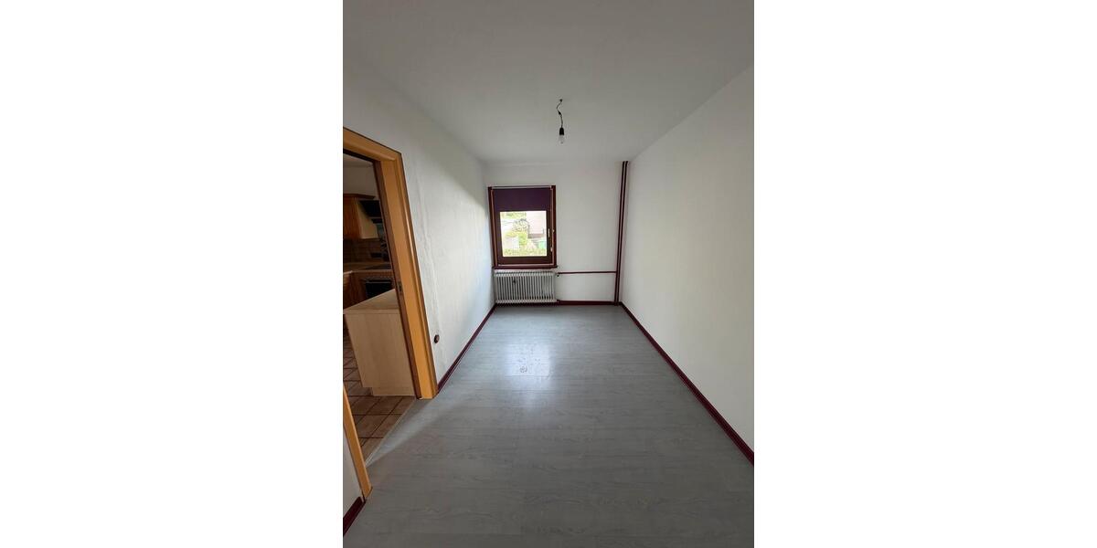 Etagenwohnung Marburg Cappel - 5 Zimmer, 150 m&sup2;, 480&euro; | Angebot:26299967