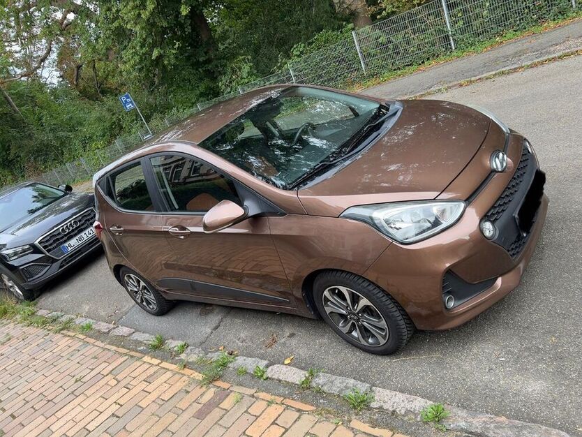 i10