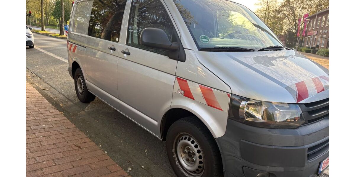 VW T5 Transporter 210.000 km 10.500 &euro; Heek-Nienborg 00491725307707 48619