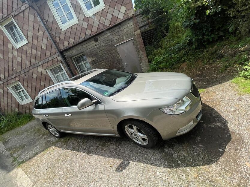 Skoda Superb 158.000 km 8.750 € Halle 37620