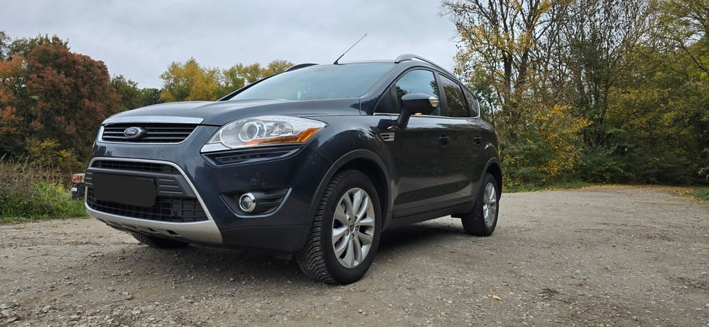Ford Kuga 83.000 km 8.900 € Bernburg 06406