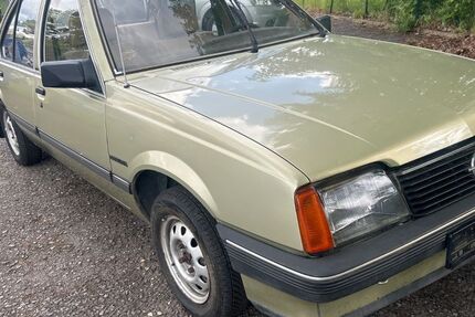 Opel Ascona 36.000 km 3.300 &euro; zwickau 08064