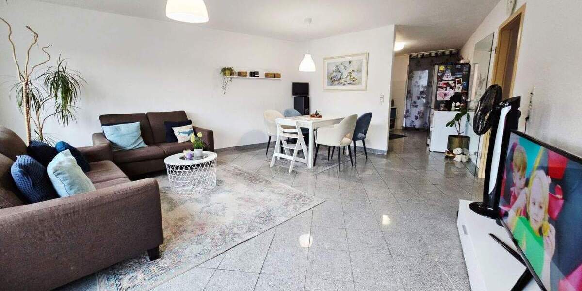 Etagenwohnung Köln Buchheim - 3 Zimmer, 88 m&sup2;, 975&euro; | Angebot:25524868