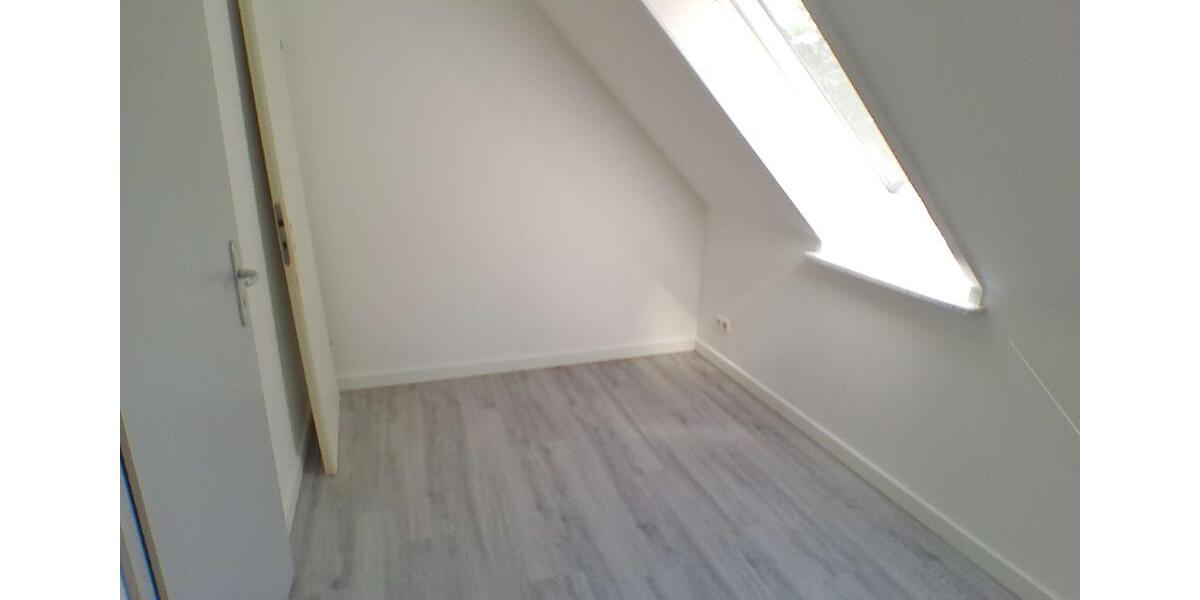 Dachgeschoßwohnung Itzehoe - 3.5 Zimmer, 81 m&sup2;, 900&euro; | Angebot:26029954
