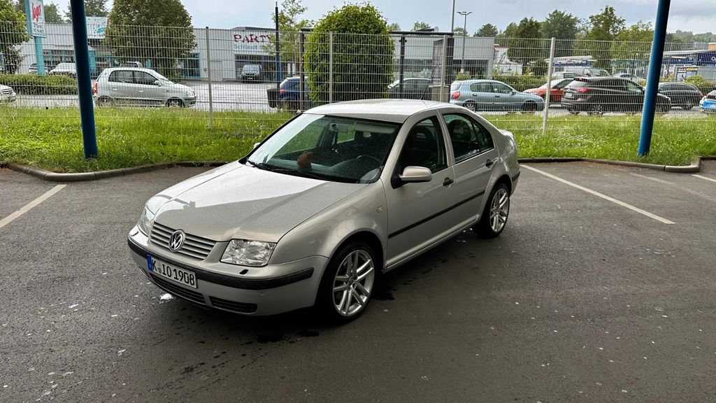 VW Bora 105.200 km 3.499 &euro; Wiesbaden 65203