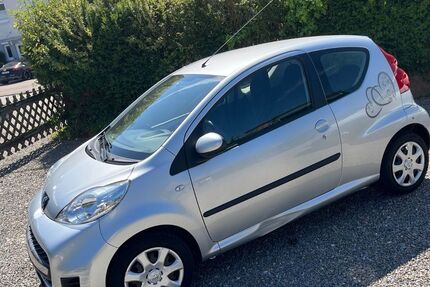 Peugeot 107 150.000 km 1.680 &euro; Ludwigsburg 71642