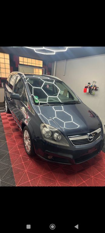 Opel Zafira 207.000 km 2.999 € Boppard 56154