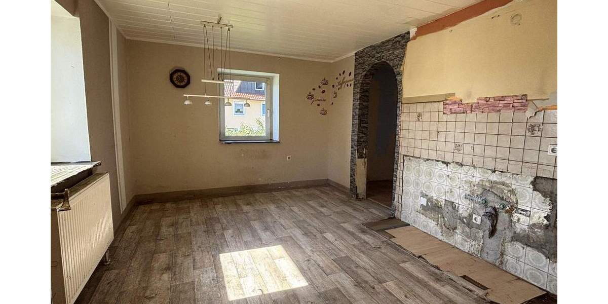 Einfamilienhaus Wackersdorf - 6 Zimmer, 130 m&sup2;, 245.000&euro; | Angebot:25674585