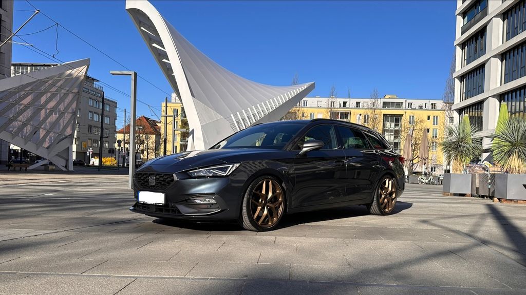 Seat Leon 90.411 km 16.700 &euro; München 81929