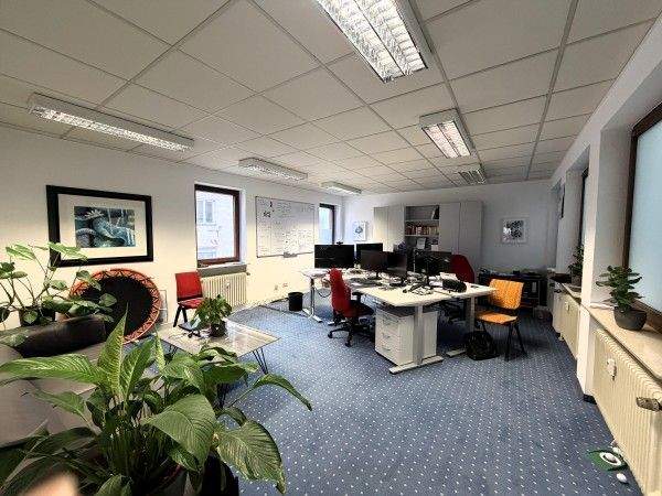 Gewerbeobjekt Lauf - 8 Zimmer, 213 m&sup2;, 2.112&euro; | Angebot:25267882