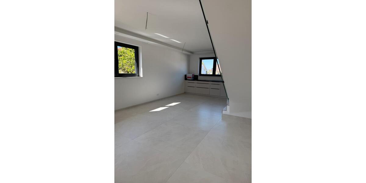 Maisonettenwohnung Nierstein - 5 Zimmer, 121 m&sup2;, 1.950&euro; | Angebot:26405795