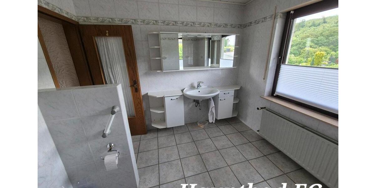 Einfamilienhaus Balve - 8 Zimmer, 241 m&sup2;, 399.000&euro; | Angebot:27160566