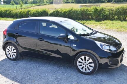 Kia Rio 234.500 km 2.750 &euro; München 81369