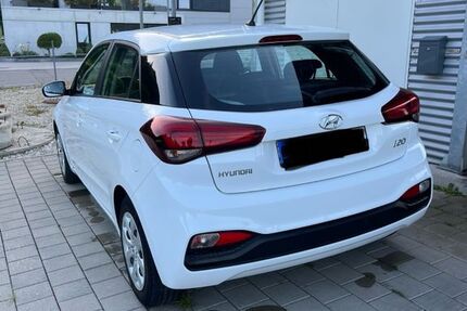 Hyundai i20 73.000 km 13.500 &euro; Spaichingen 78549