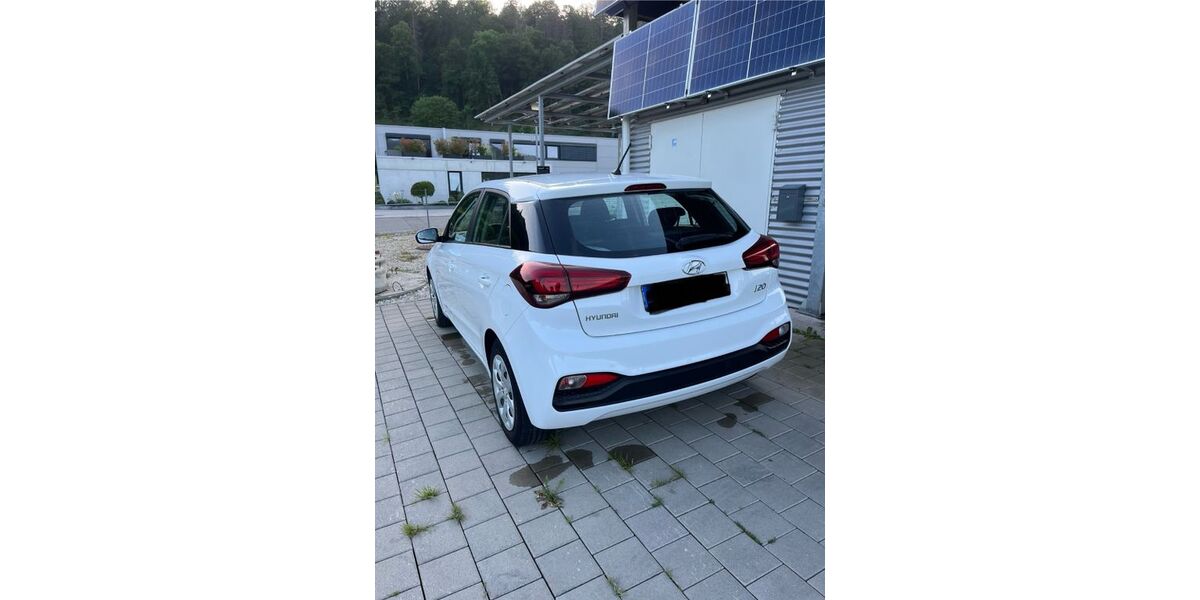 Hyundai i20 73.000 km 13.500 &euro; Spaichingen 78549