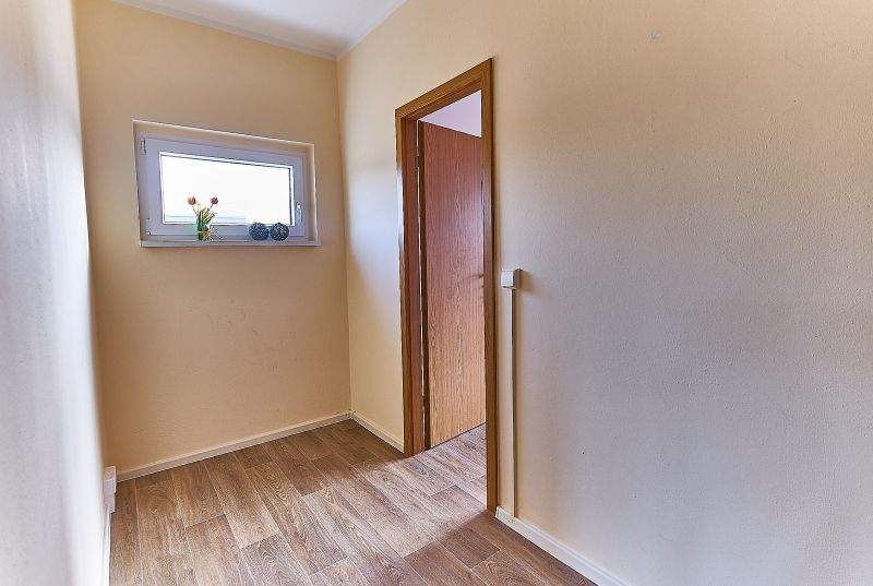 Etagenwohnung Hohenmölsen Jaucha - 2 Zimmer, 52 m&sup2;, 307&euro; | Angebot:26433964
