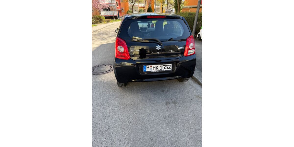 Suzuki Alto 101.000 km 3.850 &euro; München 80686
