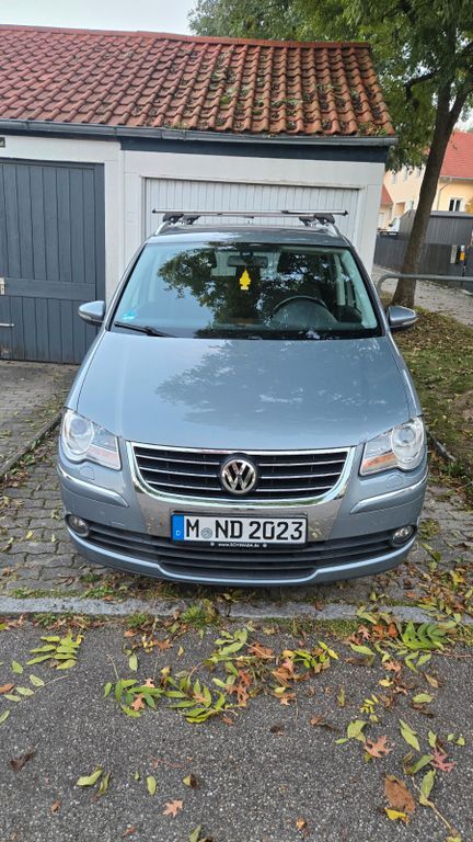 VW Touran 196.000 km 3.499 € München 81927
