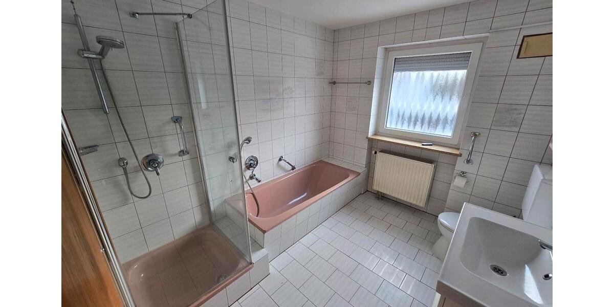 Dachgeschoßwohnung Würzburg Heuchelhof - 3.5 Zimmer, 83 m&sup2;, 1.130&euro; | Angebot:25392077