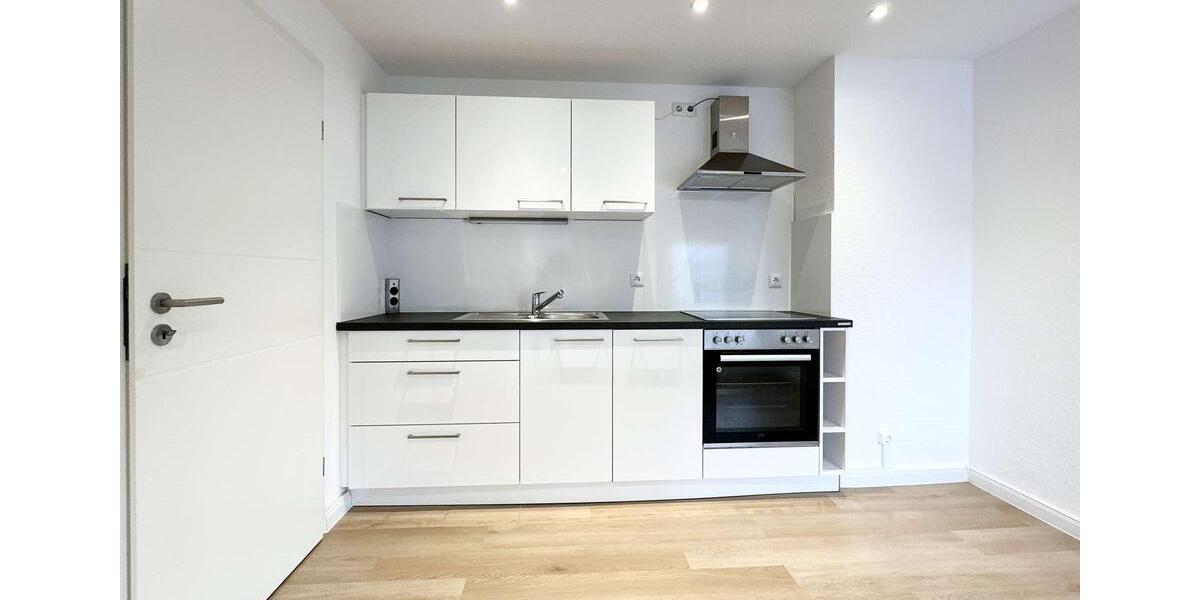 Hochwertig sanierte 3-Zi.-Whg. mit Einbauküche & großzügigem Balkon 3 zimmer