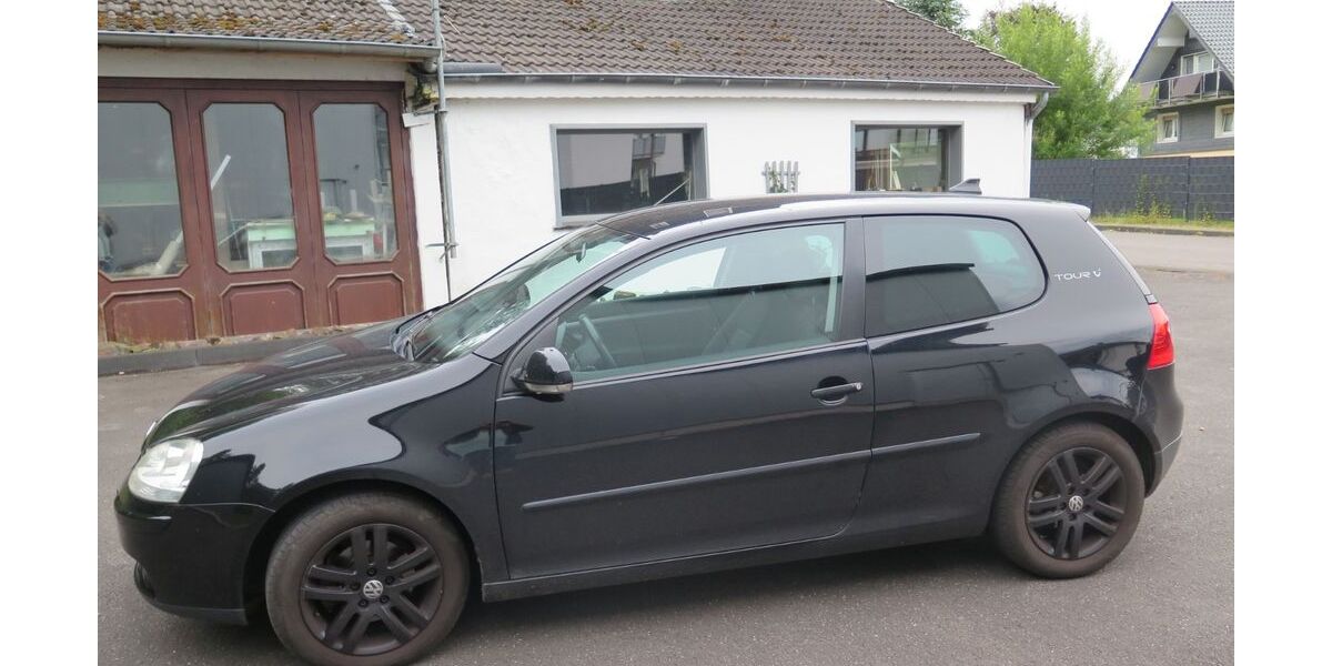 VW Golf 239.000 km 2.149 &euro; Wipperfürth 51688