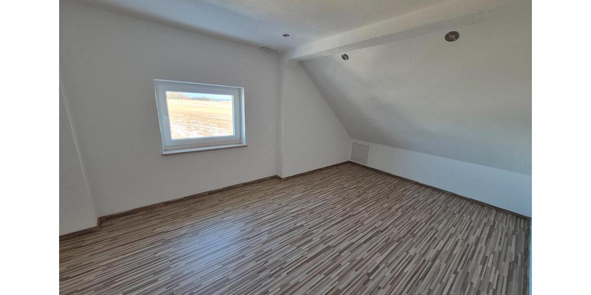 Dachgeschoßwohnung Nennslingen - 2 Zimmer, 85 m&sup2;, 600&euro; | Angebot:26398518