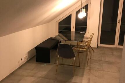Moderene Dachgeschosswohnung mit 2,5 Zimmern 2.5 zimmer