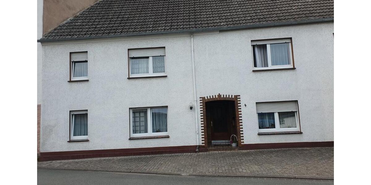 Einfamilienhaus Brakel - 12 Zimmer, 283 m&sup2;, 140.000&euro; | Angebot:27094083
