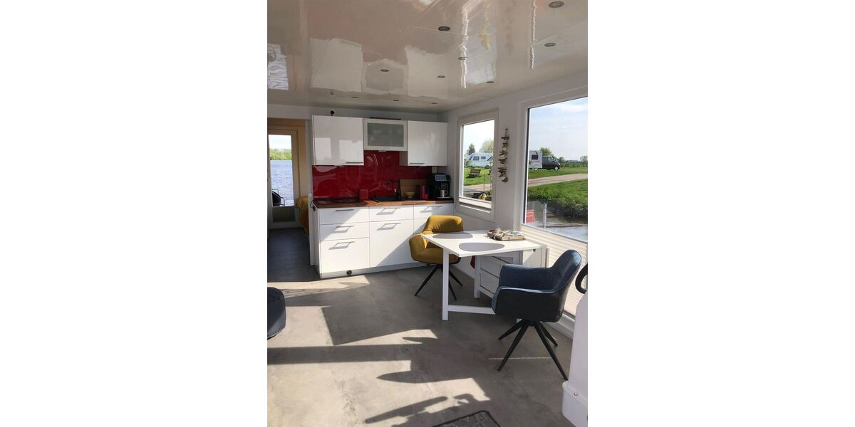 Ein Zuhause, auf dem Wasser oder im Hafen, exklusives Hausboot Neubau 2023 - Ferienhaus Jabel b Waren | Angebot:27142509