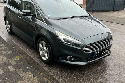 Ford S-Max 260.000 km 6.900 &euro; Recklinghausen 45665